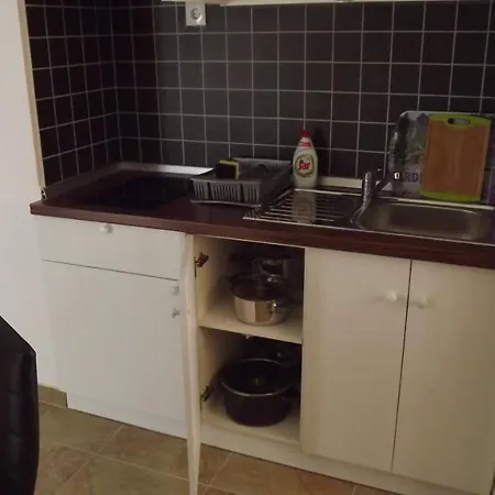 Inviting 7 Sleeps 4 Guests Appartement