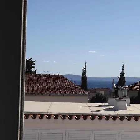 Appartement Inviting 7 Sleeps 4 Guests Split