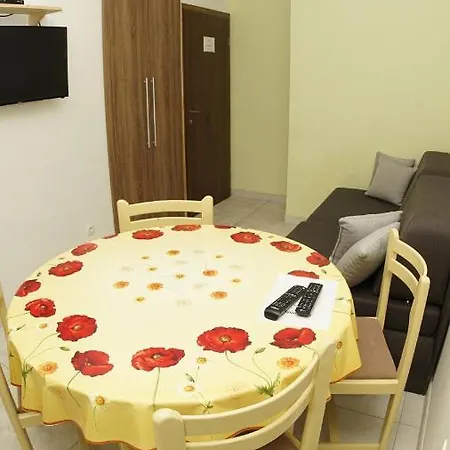 Inviting 7 Sleeps 4 Guests Appartement
