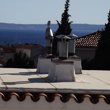 Inviting 7 Sleeps 4 Guests Appartement Split