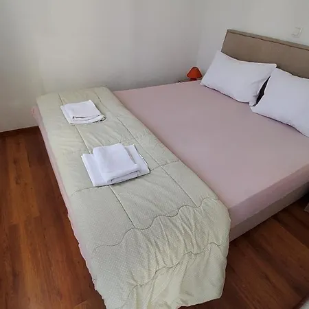Appartement Inviting 7 Sleeps 4 Guests